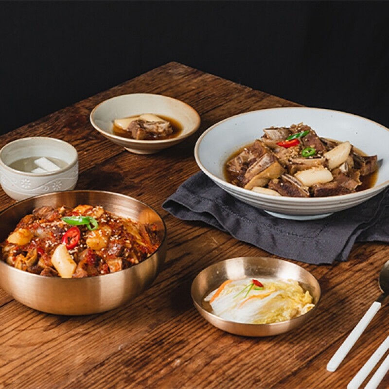 강원더몰,[라이브특가]백년가게 금성식당 갈비찜 2종(소갈비찜650g+돼지갈비찜750g+쌈무300g)